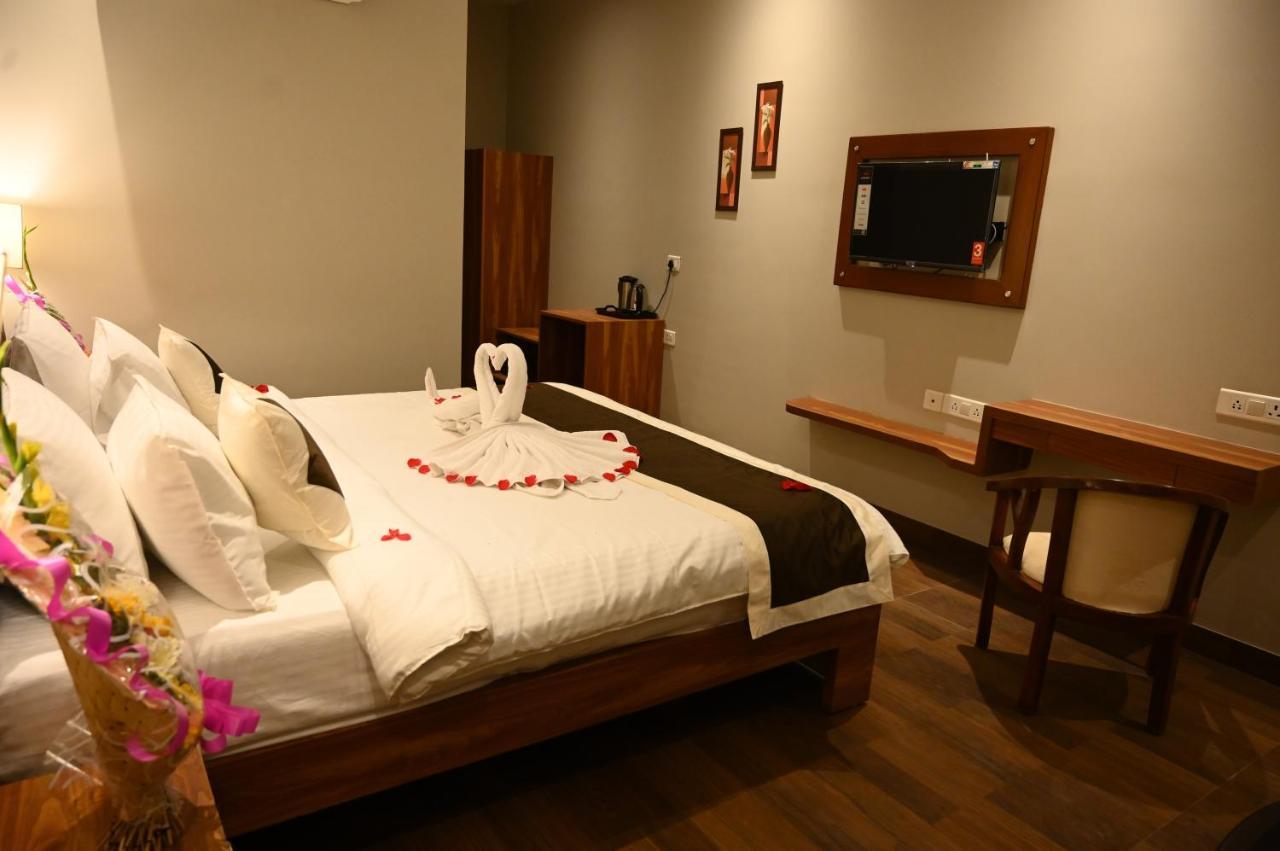Neel Clarks Inn Express 아그라 외부 사진